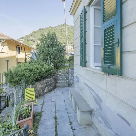 Apartment Cozy Nest With Parking, Bogliasco