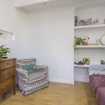 Cozy Nest With Parking,