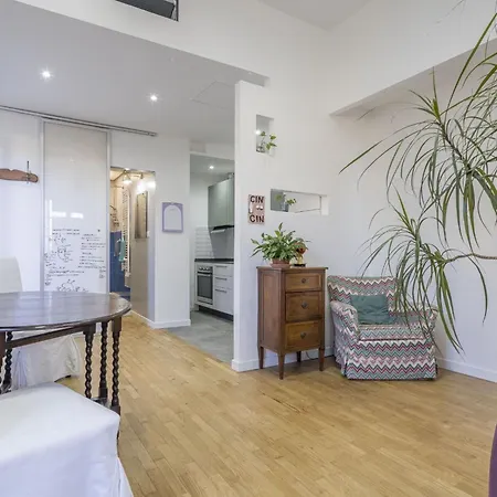 Cozy Nest With Parking, Apartamento