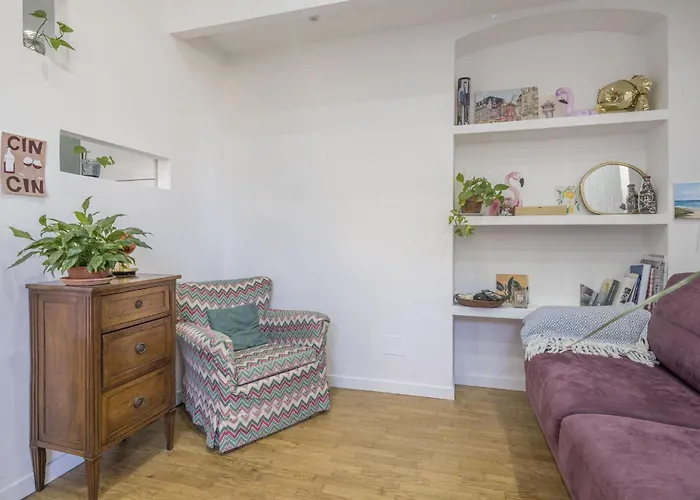 Cozy Nest With Parking,